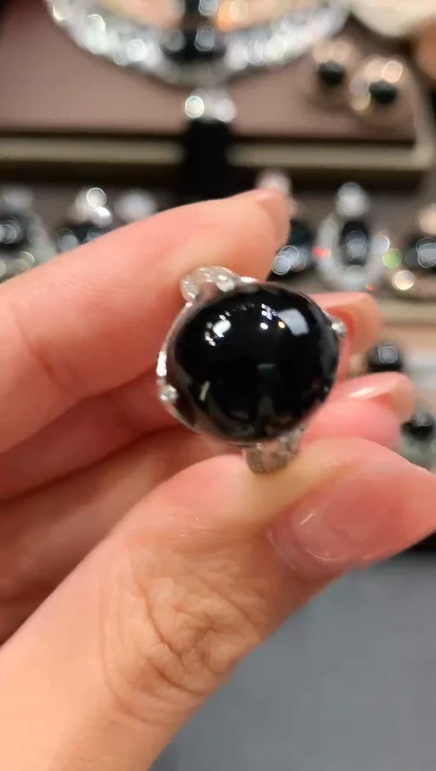 18K金镶嵌戒指翡翠q108