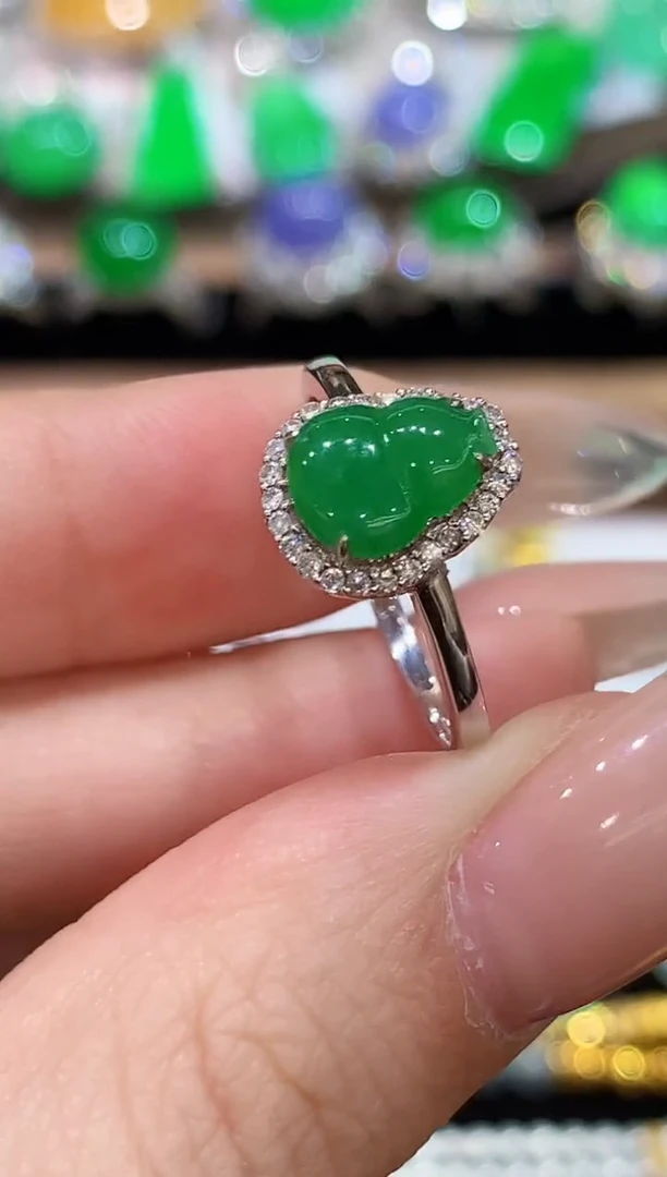 18K金镶嵌戒指翡翠LSR