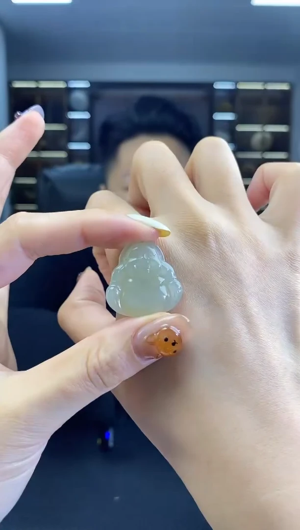 颈饰未镶嵌和田玉佛公