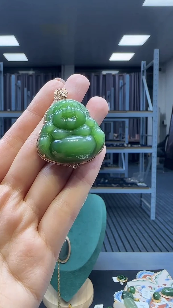 18K金镶嵌和田玉挂件 不含链