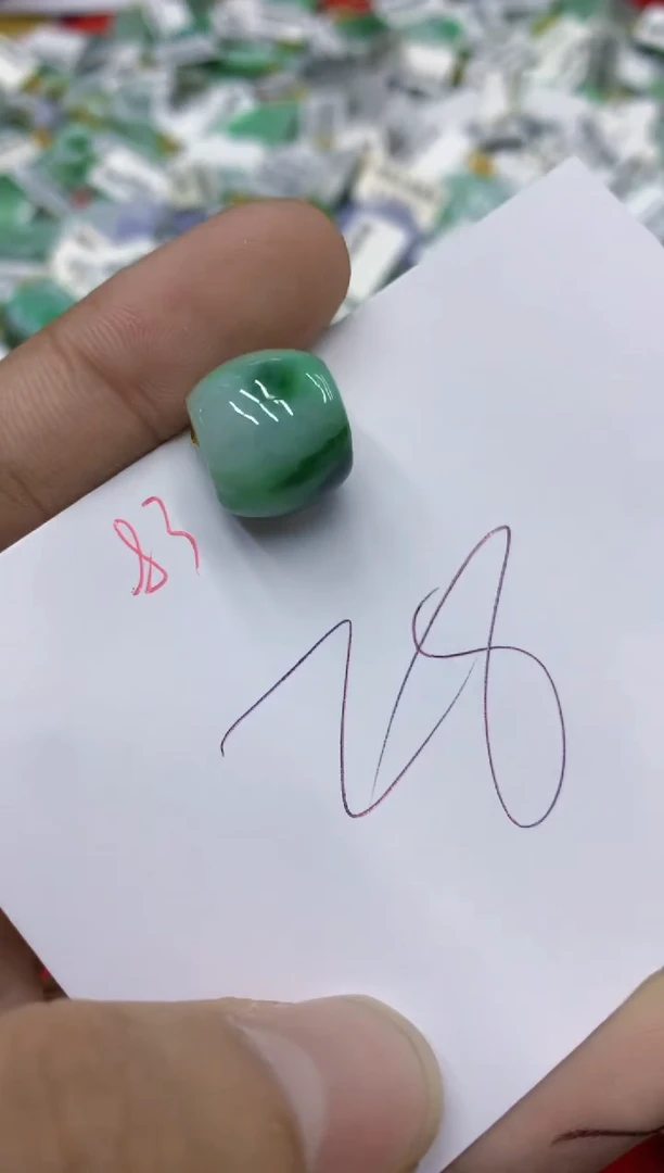 翡翠未镶嵌颈饰1111111111