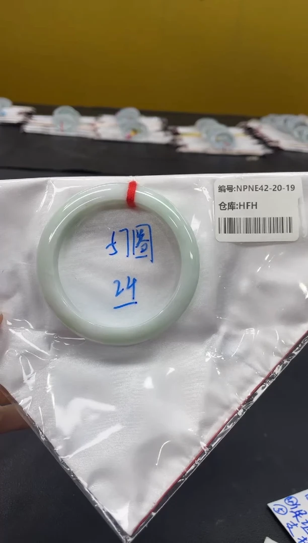 未镶嵌手镯翡翠翡翠手镯