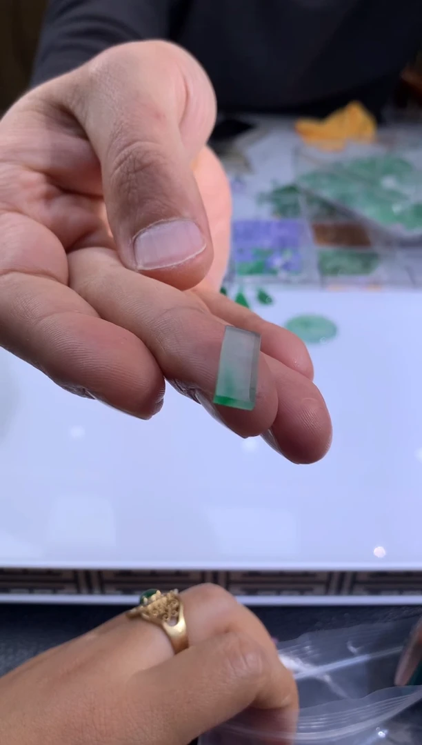 裸石翡翠小*翡翠