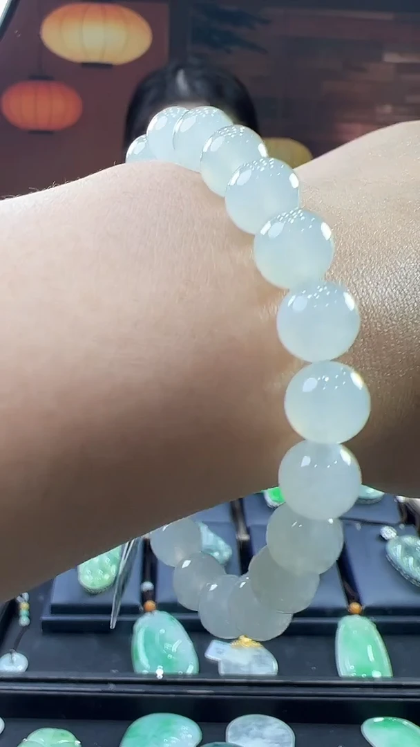 未镶嵌挂件翡翠手串