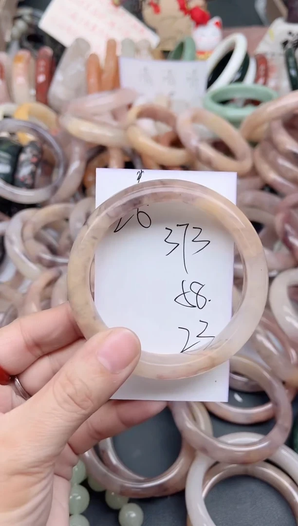 未镶嵌手镯石英质玉373