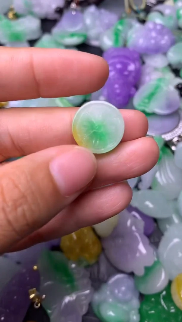 颈饰未镶嵌翡翠缅甸翡翠吊坠