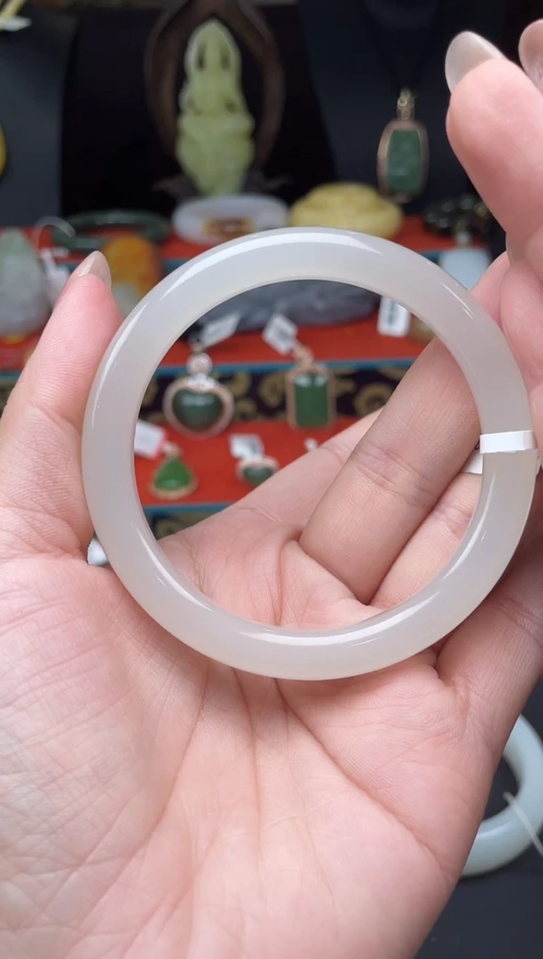 和田玉手镯未镶嵌ly28多样性发其一  58