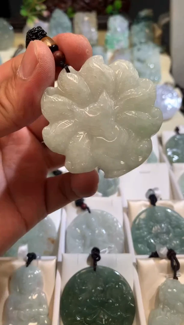 翡翠未镶嵌颈饰4/18/145