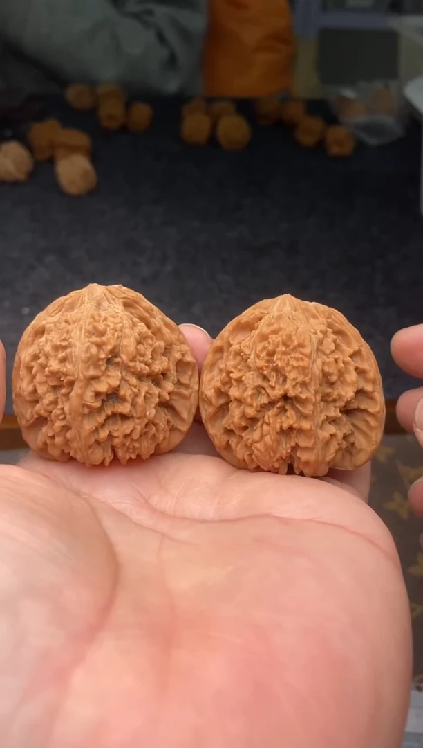 把件文玩核桃B283号44尺满天星