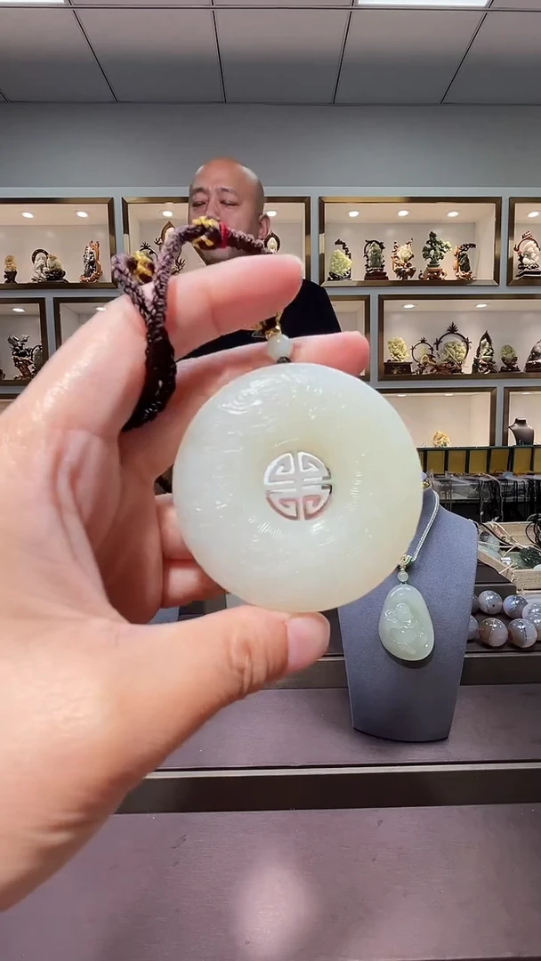 和田玉未镶嵌颈饰苏