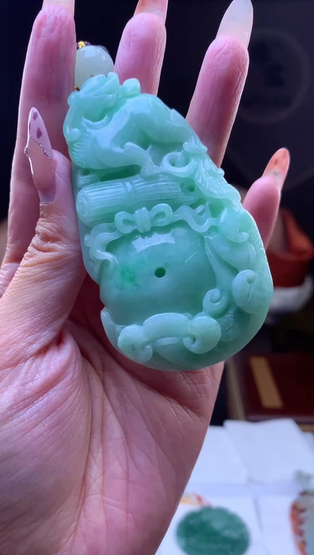 【闪购商品】定制翡翠未镶嵌挂件发货（拍一发一）