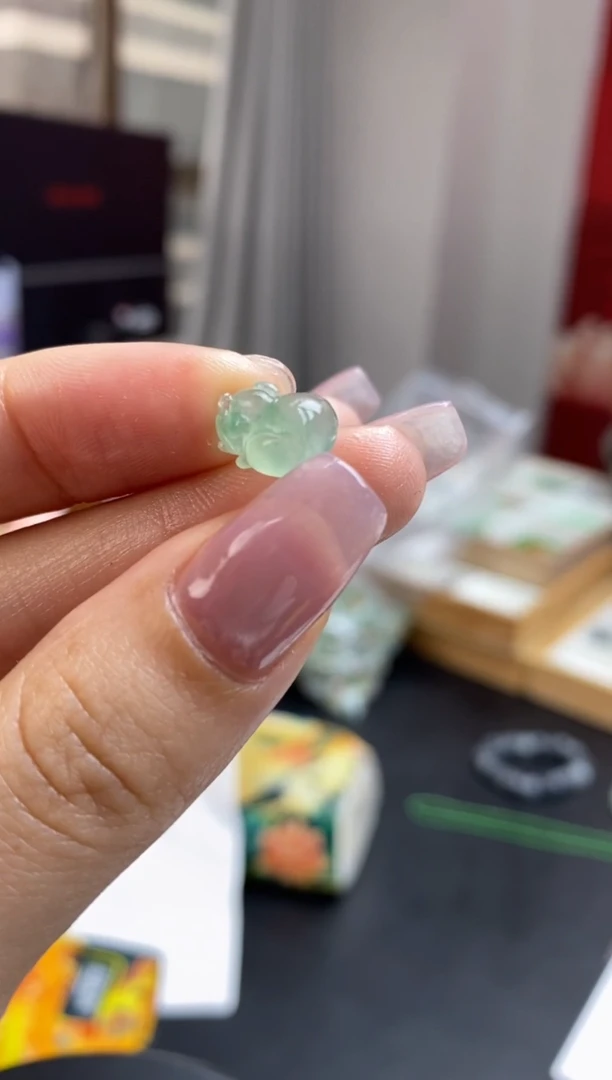 【闪购商品】定制翡翠未镶嵌翡翠毛货~