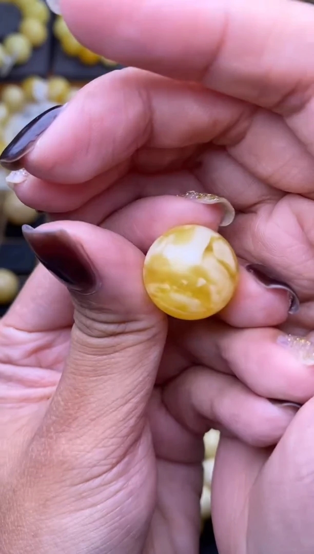 裸石琥珀未镶嵌大小姐珠宝79