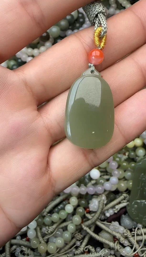 颈饰未镶嵌和田玉拍一发一