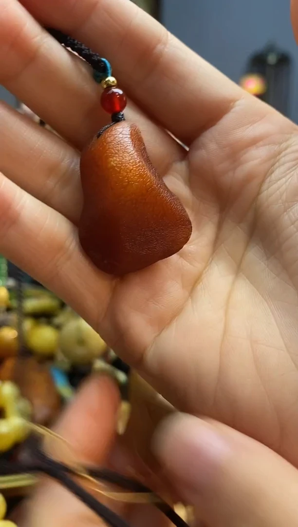 琥珀颈饰未镶嵌吊坠