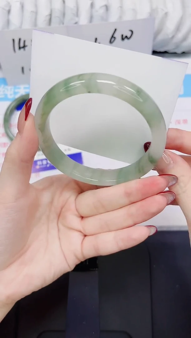 【闪购商品】石英质玉手镯未镶嵌109