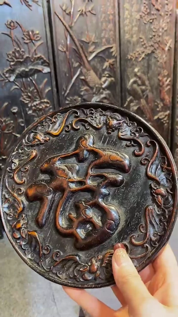 木紫檀雕刻一物一拍