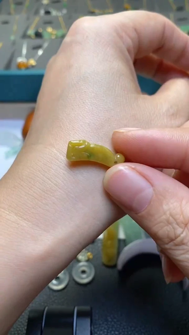 颈饰未镶嵌翡翠净货35045