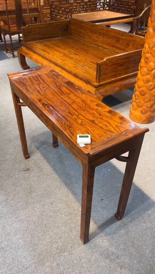 【闪购商品】花梨木类木雕案子一个