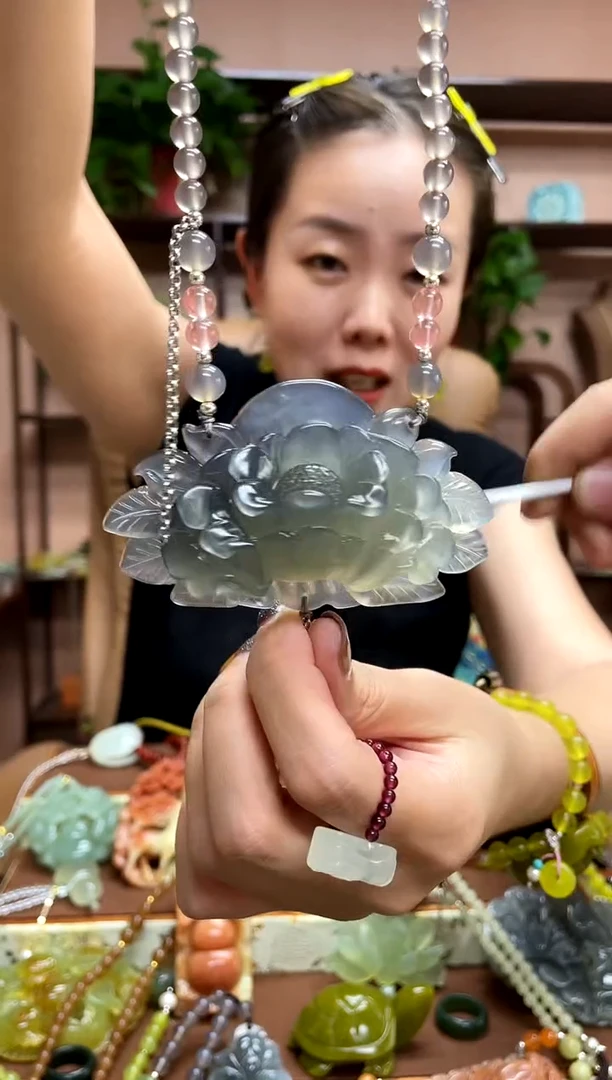 未镶嵌岫玉吊坠·