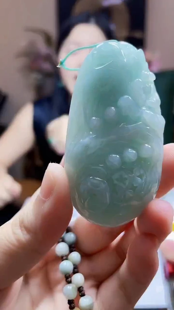 未镶嵌定制翡翠吊坠80