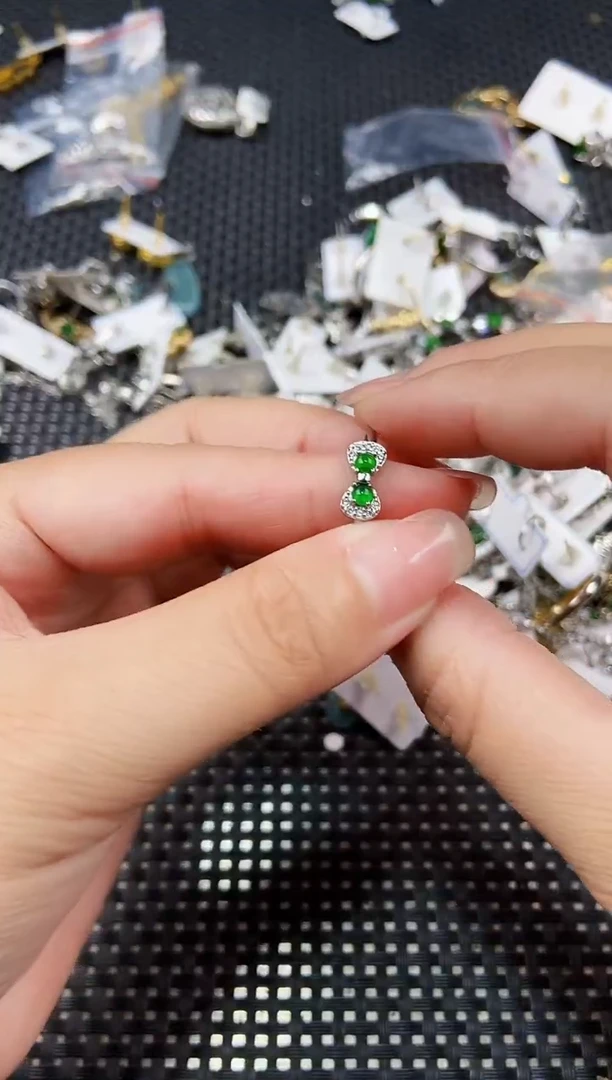 翡翠未镶嵌耳饰1111111111