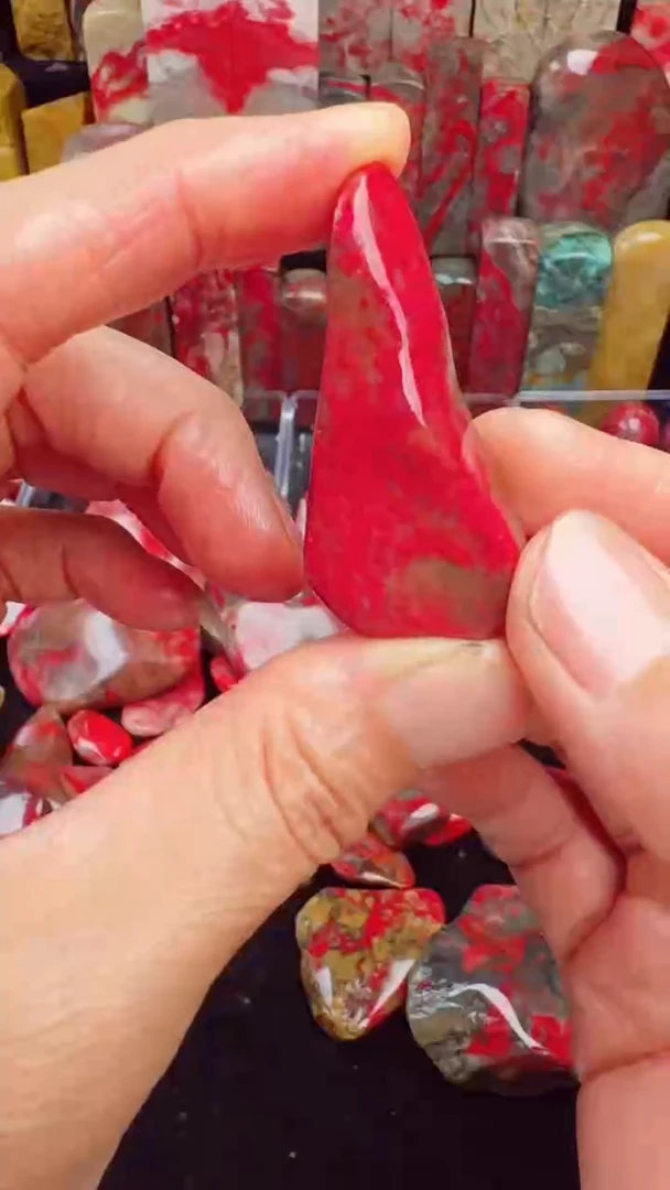 昌化鸡血石昌化田黄鸡血石