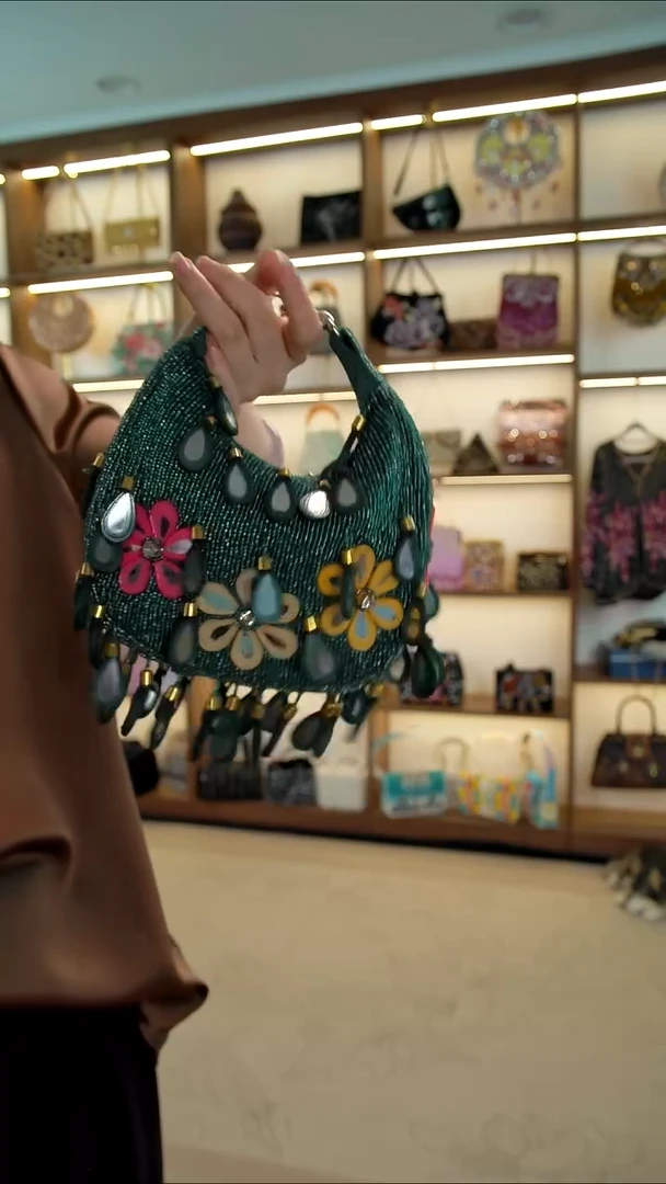 织物28百格汇手工串珠包