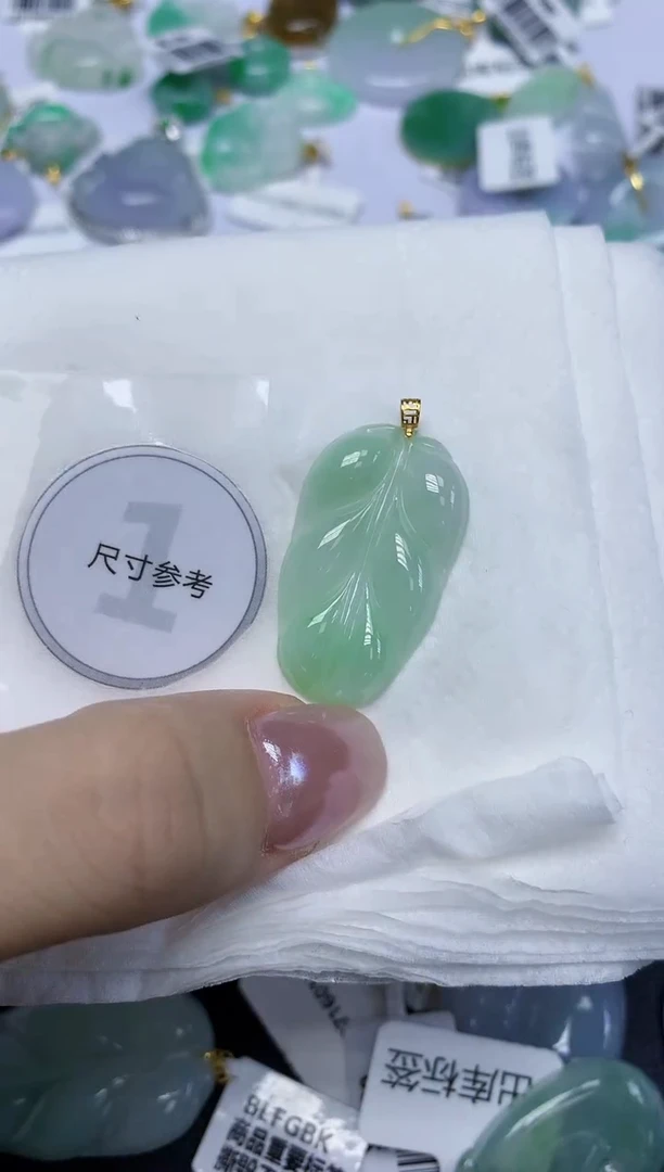 翡翠18K金镶嵌颈饰天然缅甸翡翠A货百元以上9元证书费自理