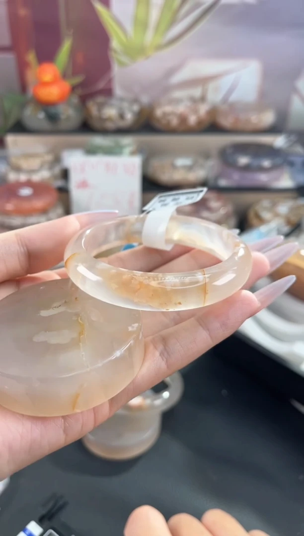 未镶嵌手镯石英质玉54