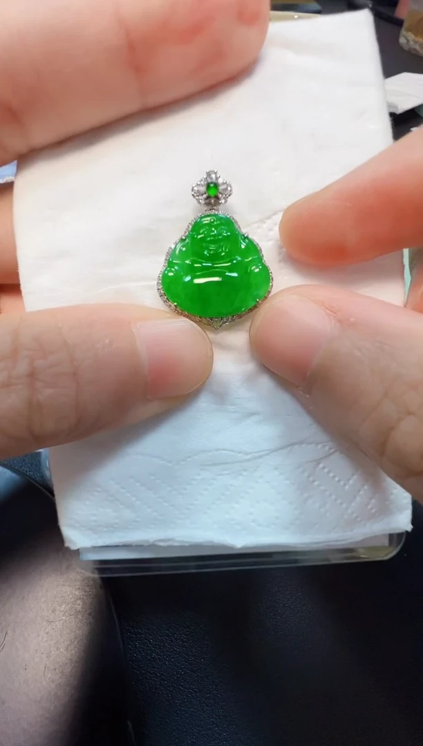 吊坠(不含链)18K金镶嵌翡翠6800