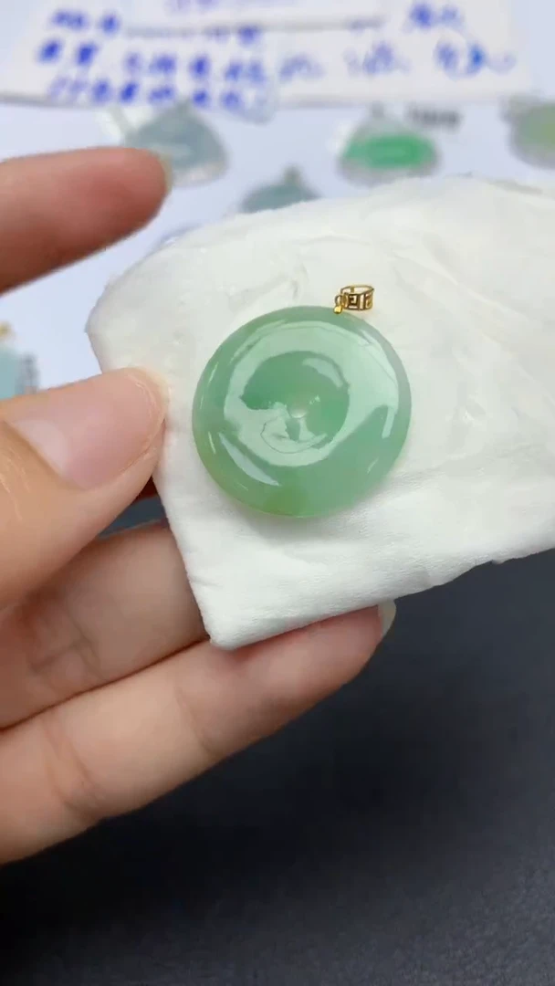翡翠未镶嵌颈饰天然缅甸a货翡翠