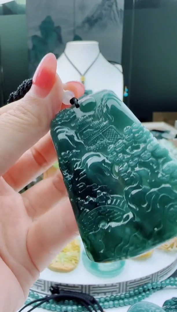 【闪购商品】翡翠颈饰未镶嵌多样性随机一件发货