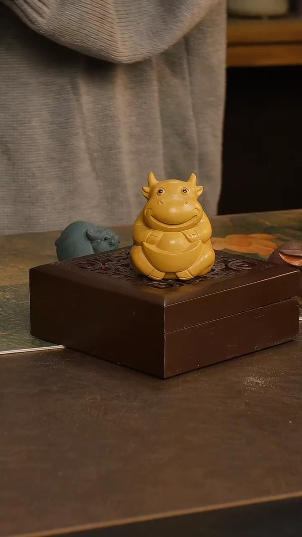 紫砂茶宠王庆生金牛献宝