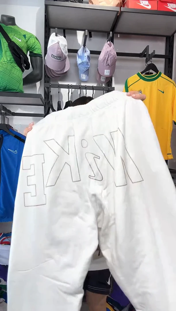 1680  编码 瑕疵款以直播间过款为准 尺码175