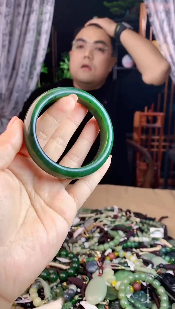 【闪购商品】和田玉手镯未镶嵌1