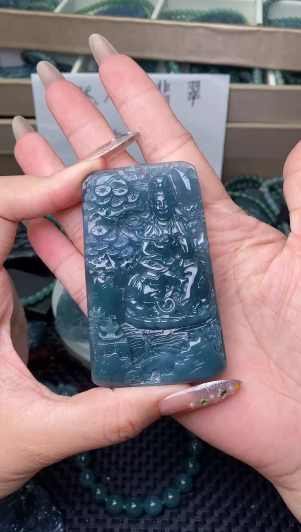 翡翠未镶嵌颈饰