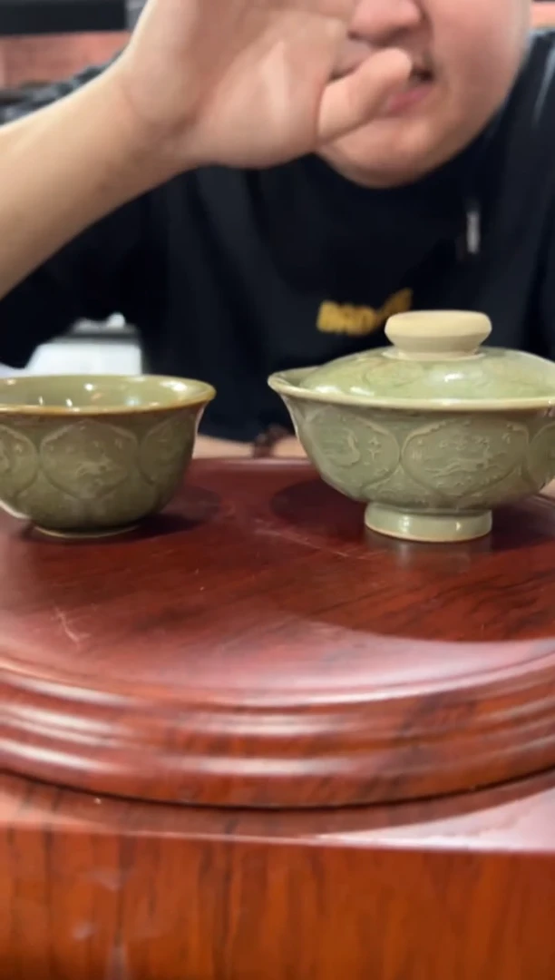 微瑕】鸳鸯莲瓣纹两才盖碗+鸳鸯小杯1