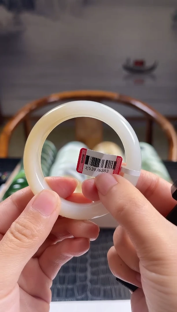 未镶嵌手镯和田玉52+圈口6383