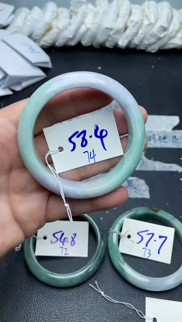 未镶嵌手镯翡翠74