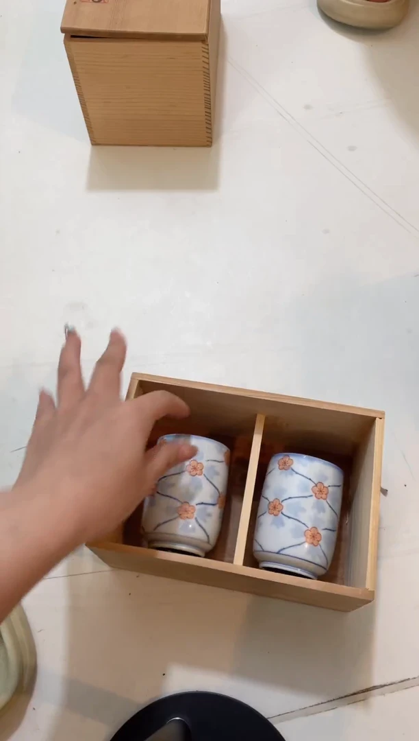 瓷片好漂亮的瓷器呀。。。。。。。。。