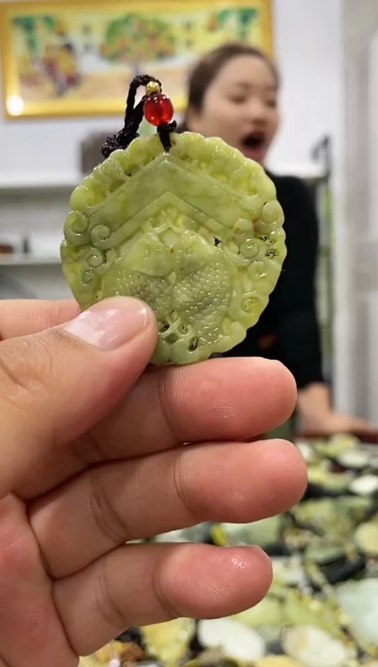 岫玉未镶嵌挂件