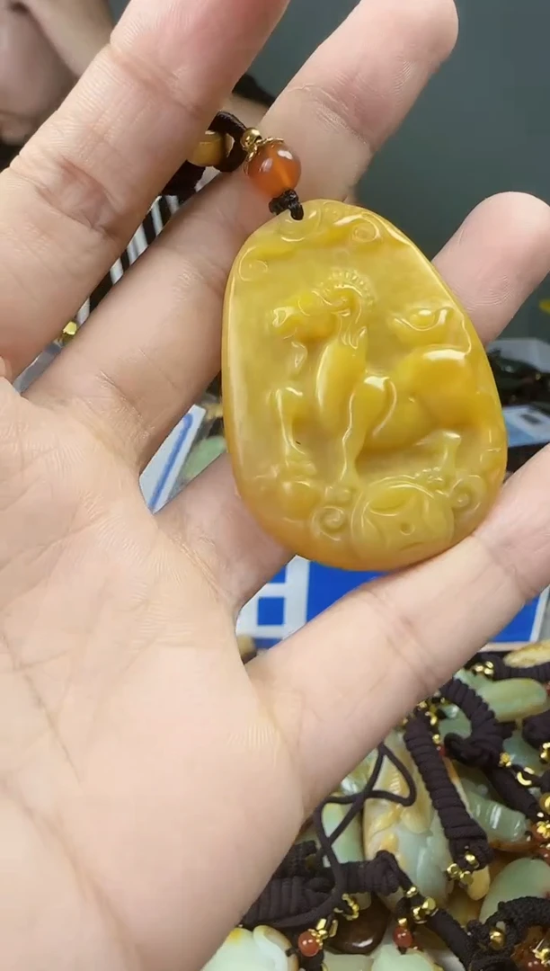 和田玉未镶嵌颈饰1