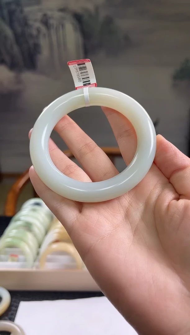 未镶嵌手镯和田玉57+圈口6580