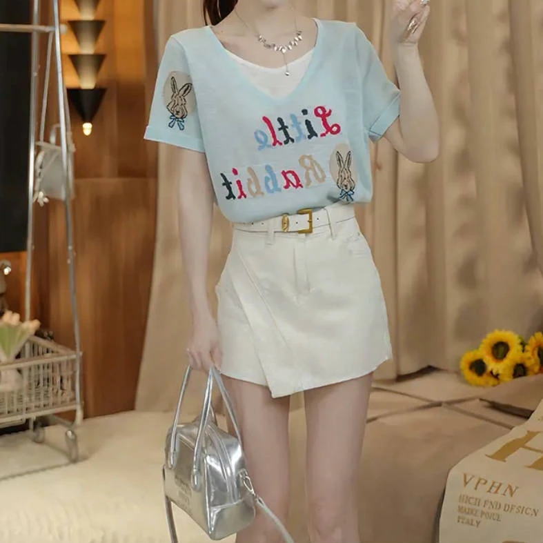 时尚假两件字母兔子V领短袖T恤女2025新款夏季可爱减龄休闲上衣