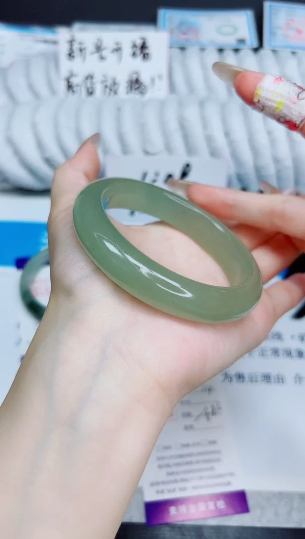 未镶嵌手镯石英质玉14/58.3