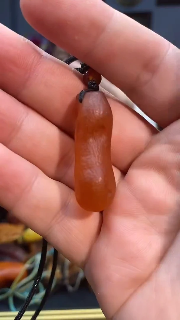 琥珀颈饰未镶嵌吊坠