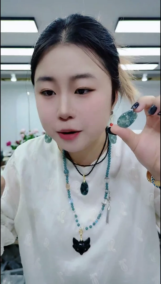 翡翠未镶嵌颈饰1005蓝水山水牌