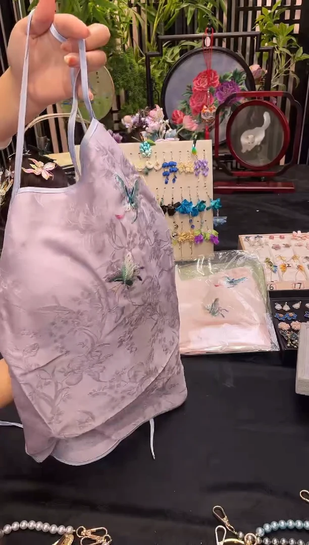 织绣有****信非遗苏绣手工饰品