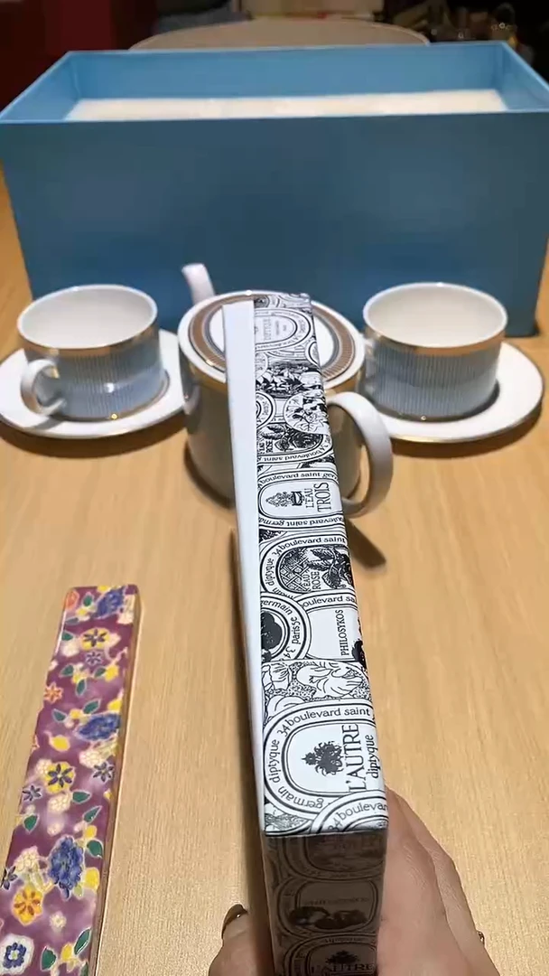 【闪购商品】瓷片锅碗瓢盆一件不剩 3香水 3护手霜